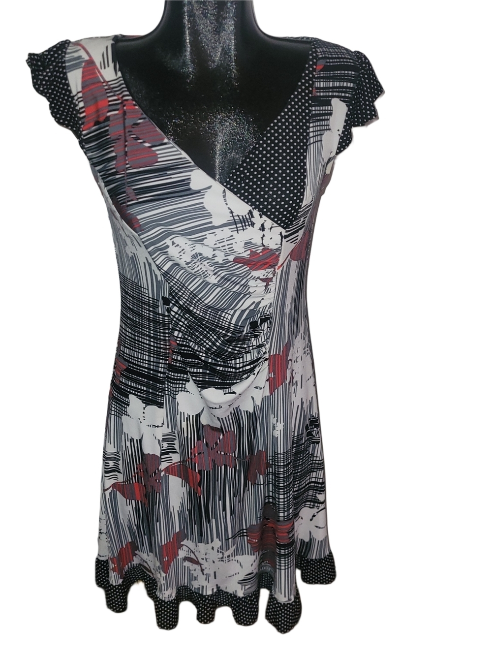 Marie Claire Floral Print V-Neck Cap Sleeve Dress in Black, White & Red - Picture 2 of 7
